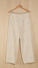 画像をギャラリービューアに読み込む, Hand-embroiered Trousers /  Clips
