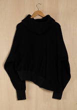 画像をギャラリービューアに読み込む, Hooded Sweatshirt / Dinner is served
