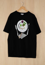 画像をギャラリービューアに読み込む, Screen Printed T-shirt / Dinner is served
